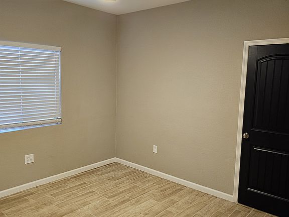 5th image of 22823 E Ivanhoe St