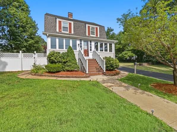 72 Mishawum Rd, Woburn, MA 01801