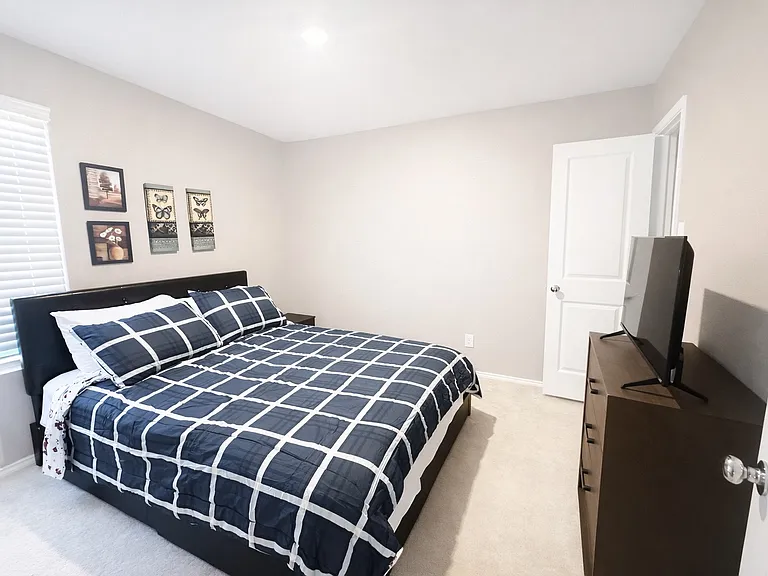 1713 Claireborne Ct — Photo 5