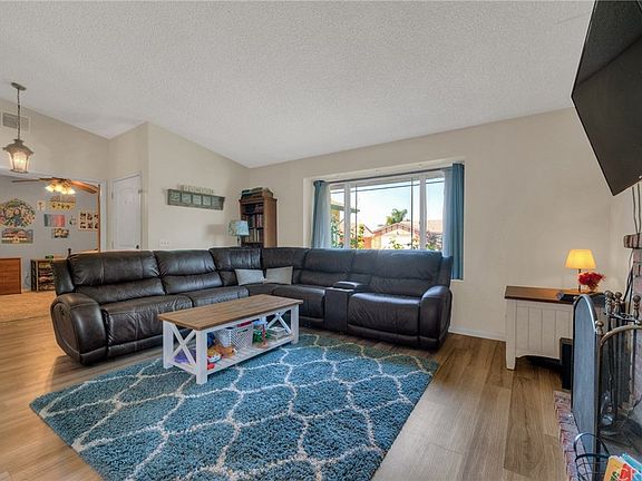 4th image of 28028 Gold Hill Dr