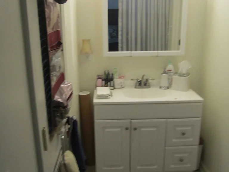 Guion Creek Apartments — Photo 22