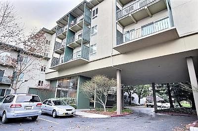 3rd image of 833 N Humboldt St APT 315