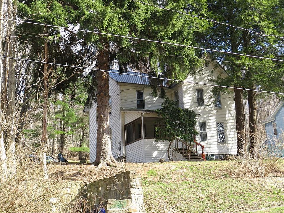 1st image of 686 E Spruce St