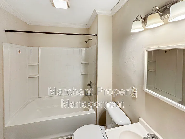 665 Ravenel St — Photo 14