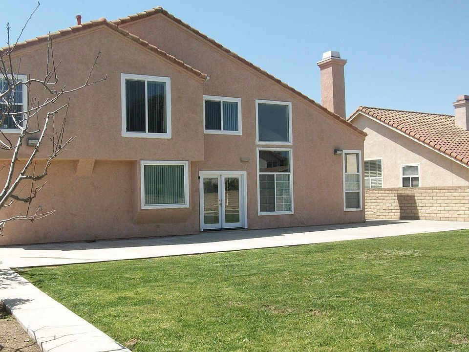2nd image of 2546 Lake Dr