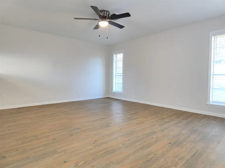 604 Golfview Dr — Photo 11