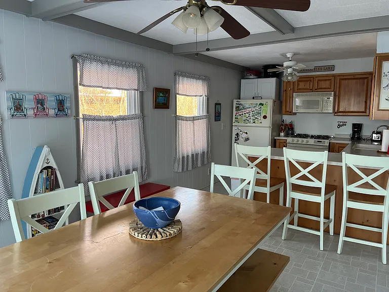 1745 Shady Bend Ln — Photo 13