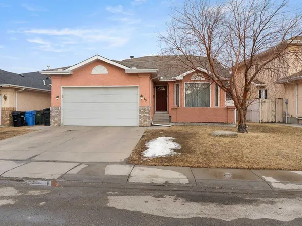 18 W Coral Sands Pl NE, Calgary, AB T3J 3J3