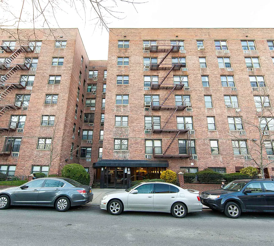 275 Webster Ave Unit 5A  