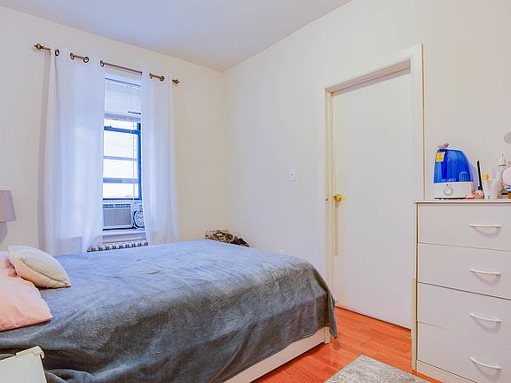 5th image of 2207 19th St APT 43