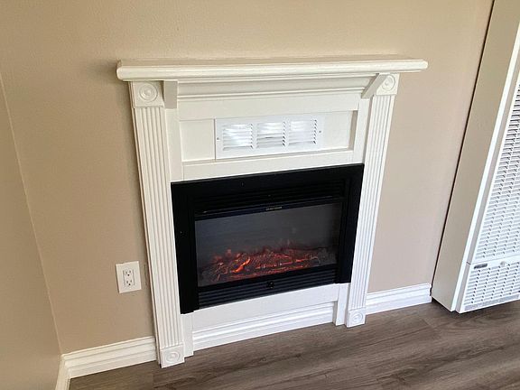 2nd image of 423 S Lincoln Pl #F