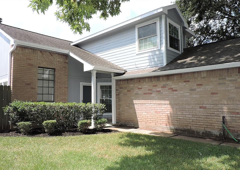 1st image of 515 Foxglove Dr