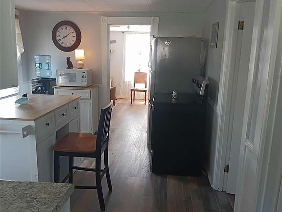 3rd image of 53 Tower St