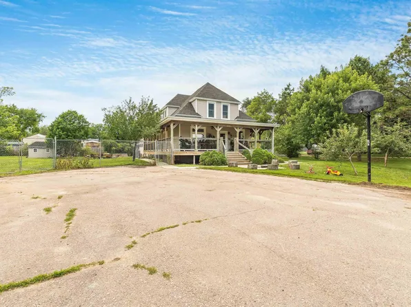 205 N Agnes St, Viborg, SD 57070