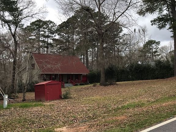 3rd image of 85 N Lake Dr