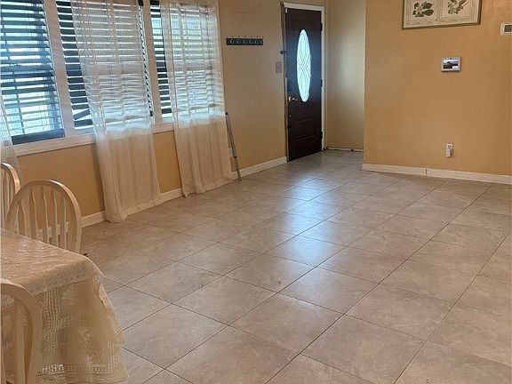 2nd image of 2206 N Fernwood Drive