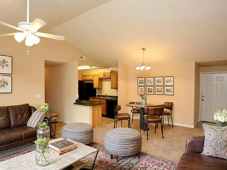 Austin Park Apartments — Photo 1