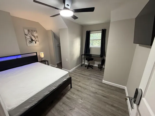 (undisclosed Address), Houston, TX 77034