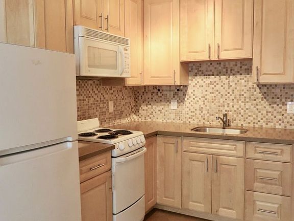 4th image of 1343 4th Ave APT 1