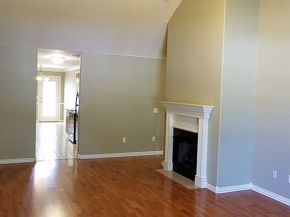 5th image of 854 Oakwood Ct