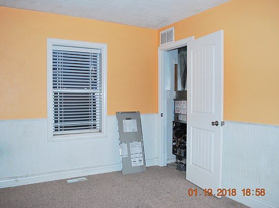 5th image of 208 E 2nd N