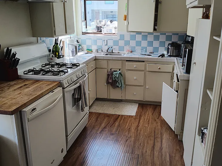 3866 Bentley Ave — Photo 6
