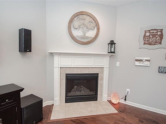 5th image of 854 Ascot Farm Way