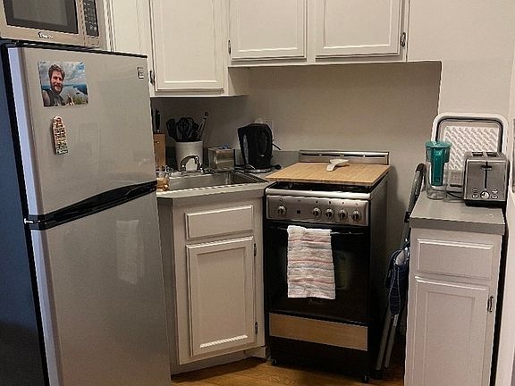4th image of 518 E 80th St APT 5D