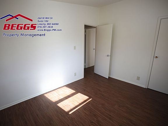 5th image of 1301 Park Ln