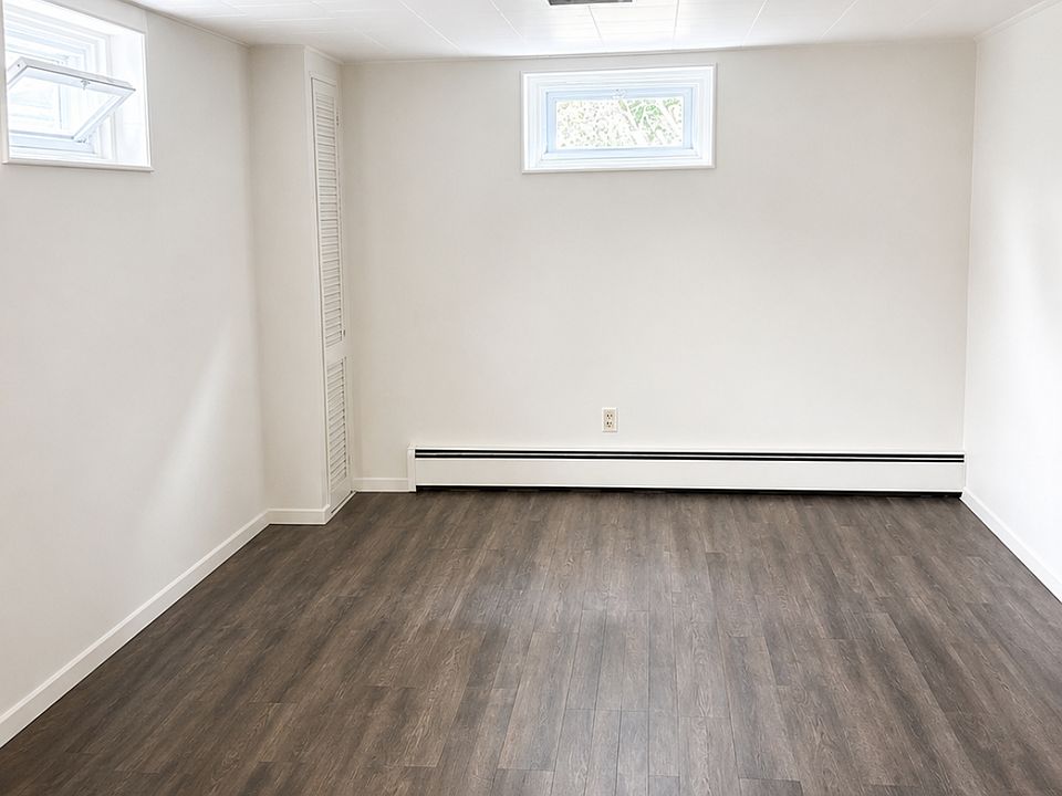 1st image of 341 Old Country Rd #1