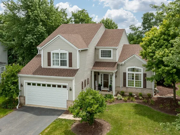 526 Rosebush Ln, Oswego, IL 60543