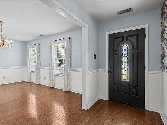 3rd image of 110 Michelle Dr