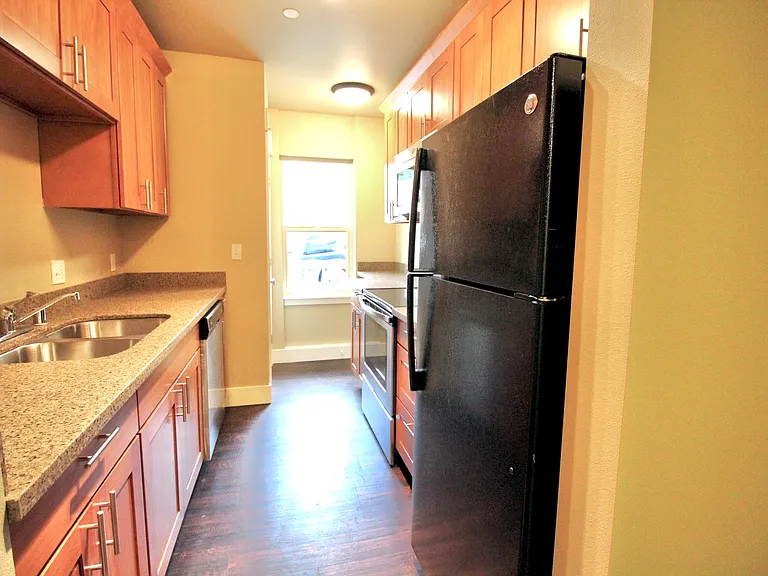 1617 Southlane Apartments — Photo 17