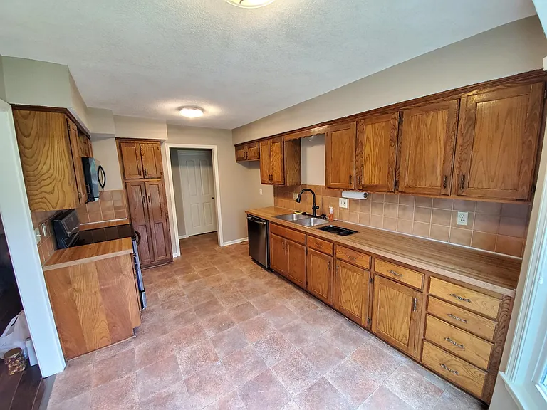 15120 S Kaw Dr — Photo 5