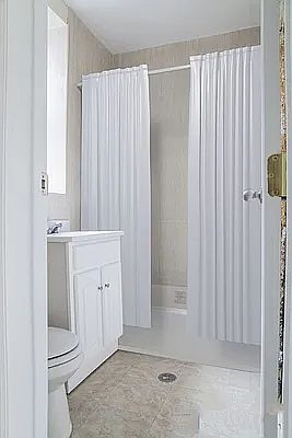 4th image of 554 Hinsdale St #C