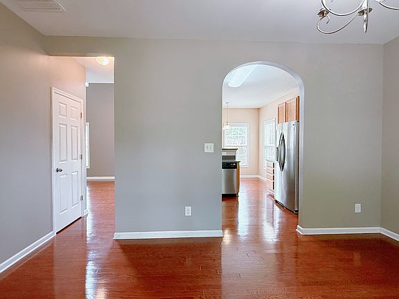5th image of 225 Arctic Ridge Way