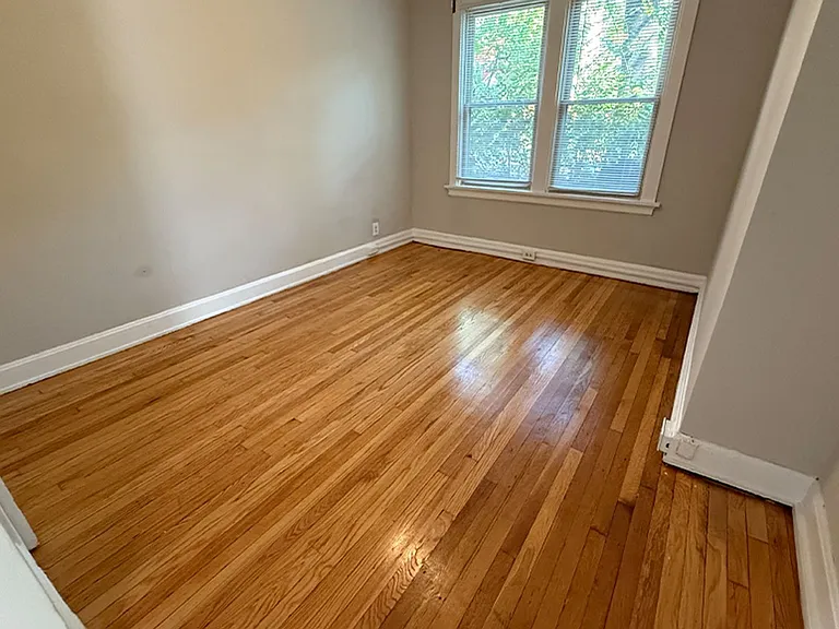 Tudor Court — Photo 109