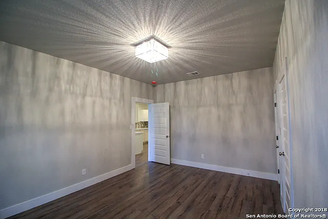 1138 Iowa St — Photo 10