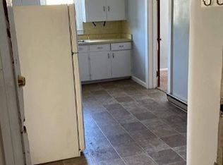 85 N Kennebec Ave APT 5, McConnelsville, OH 43756