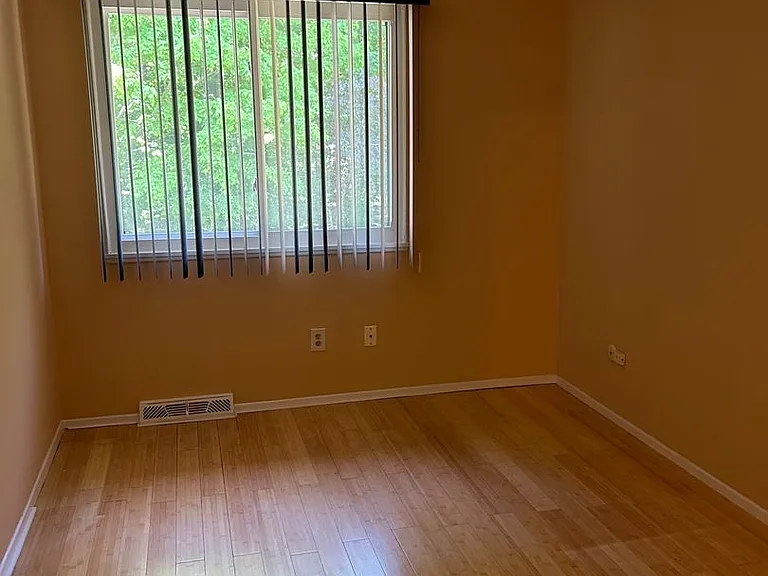 4456 Donna Dr — Photo 17