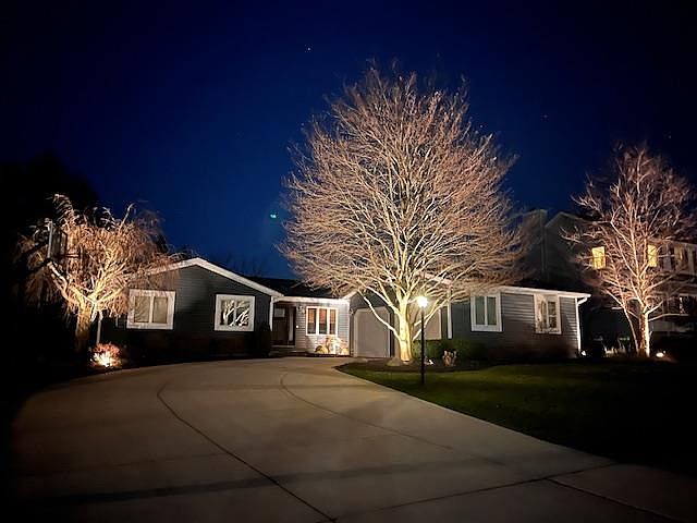 1st image of 2225 Oakcrest Ln