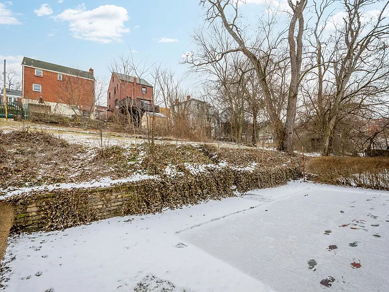 2445 Valera Ave — Photo 4