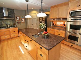 6415 N Berkeley Blvd, Fox Pt, WI 53217