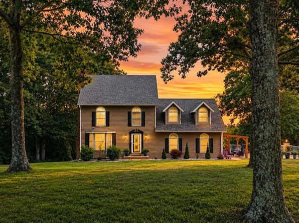 2365 Rock N Horse Farms Dr, Festus, MO 63028