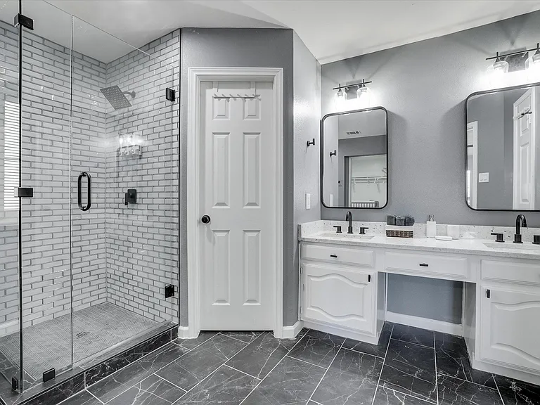 922 Blackstone Dr — Photo 23