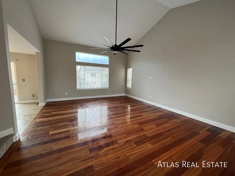 4413 Centerville Dr — Photo 2