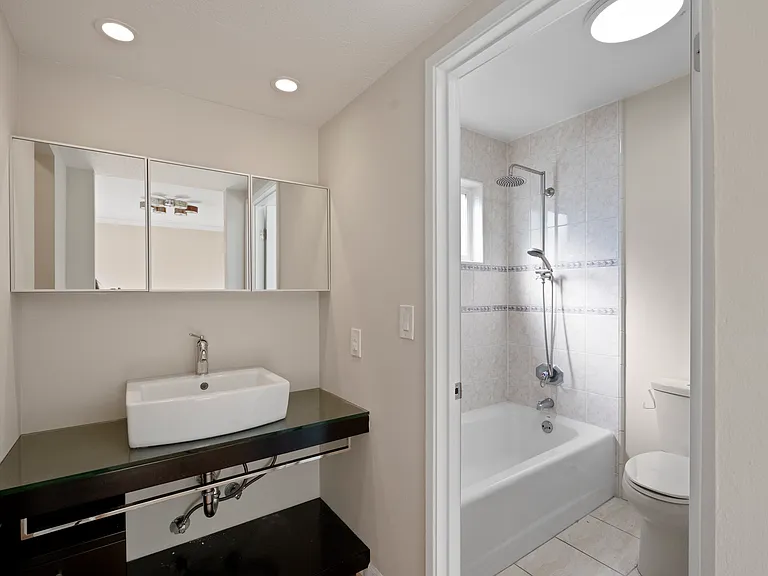 880 Hollenbeck Ave — Photo 12