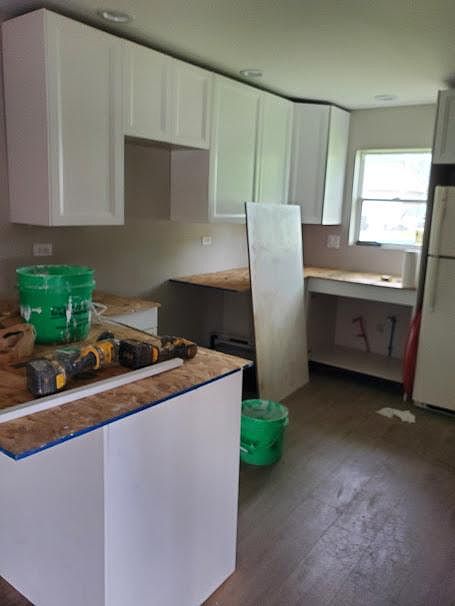 2nd image of 230 E Division St #3