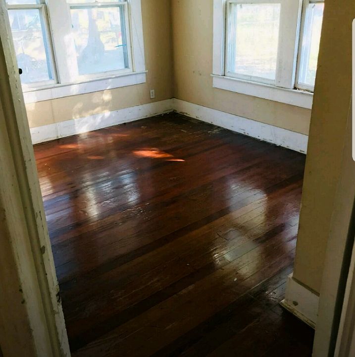 1st image of 317 E Warren Ave