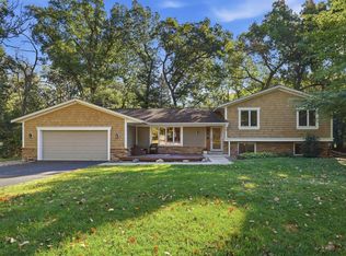 4317 Briarwood Ln, Minnetonka, MN 55343